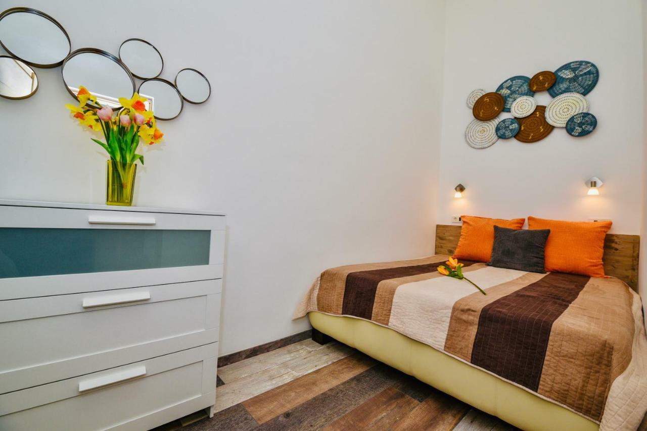 Heart Apartment With Free Private Parking Budapest Ngoại thất bức ảnh