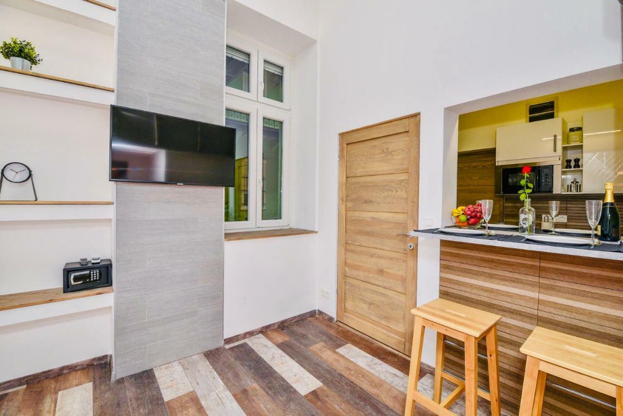 Heart Apartment With Free Private Parking Budapest Ngoại thất bức ảnh